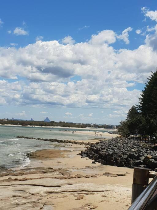 Pet Friendly & Spacious Two Bedroom Guest Unit Caloundra Esterno foto